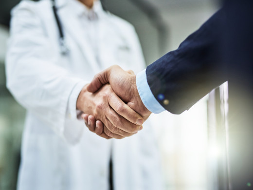 VZP jedná o obnově smluv s nemocnicemi, zohlední regionální potřeby pacientů i moderní trendy v medicíně