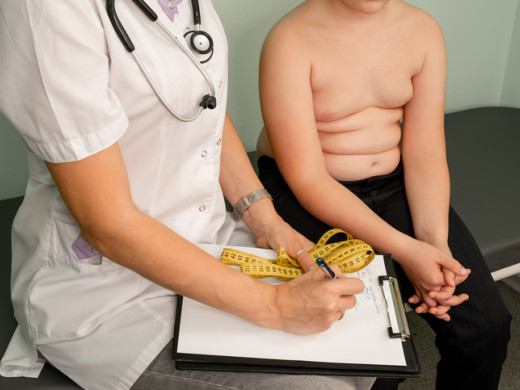 Dětem s obezitou hrozí vážné zdravotní potíže, varují pediatři