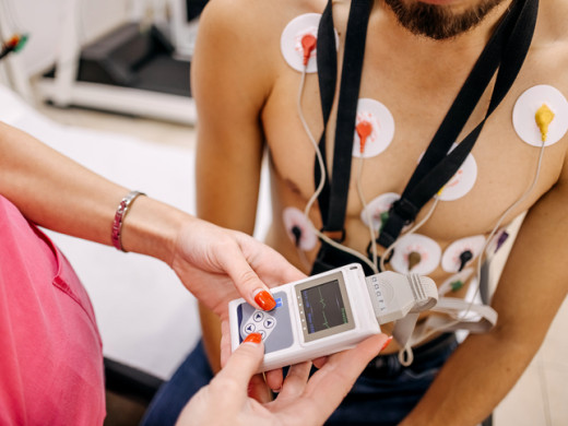 Kardiologové chtějí více ambulancí srdečního selhání